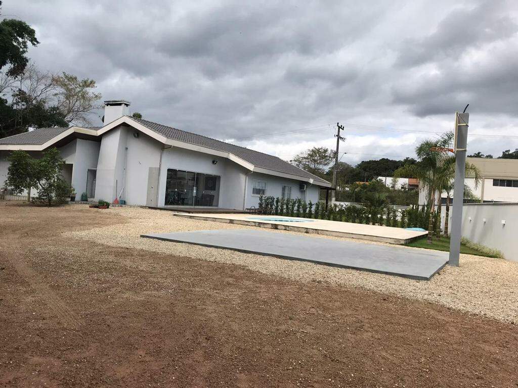 Casa de 3 quartos, 240m² no bairro CENTRO, em Guabiruba | Eu Corretor