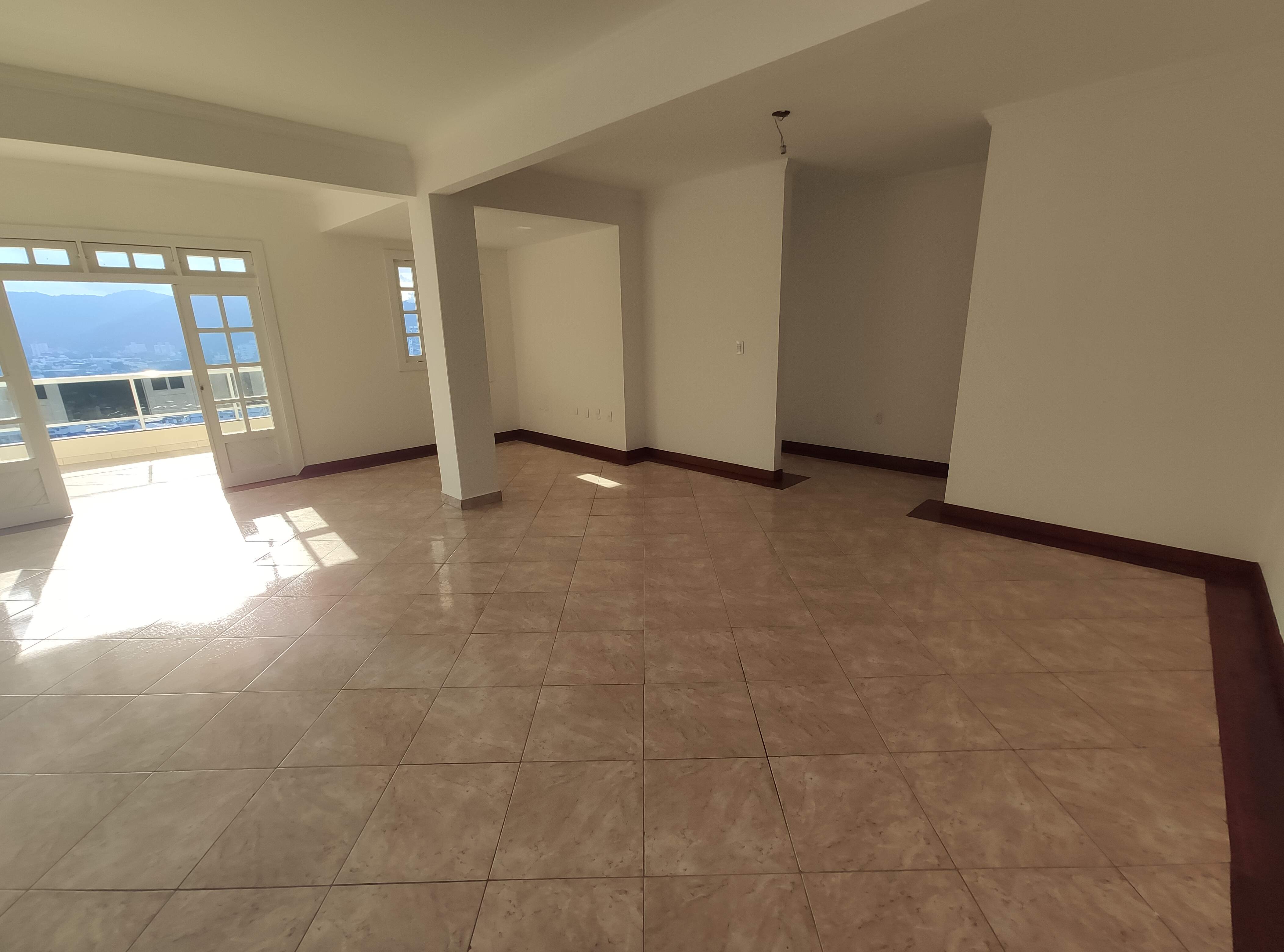 Apartamento de 4 quartos, 192m² no bairro Primeiro de Maio, em Brusque | Eu Corretor