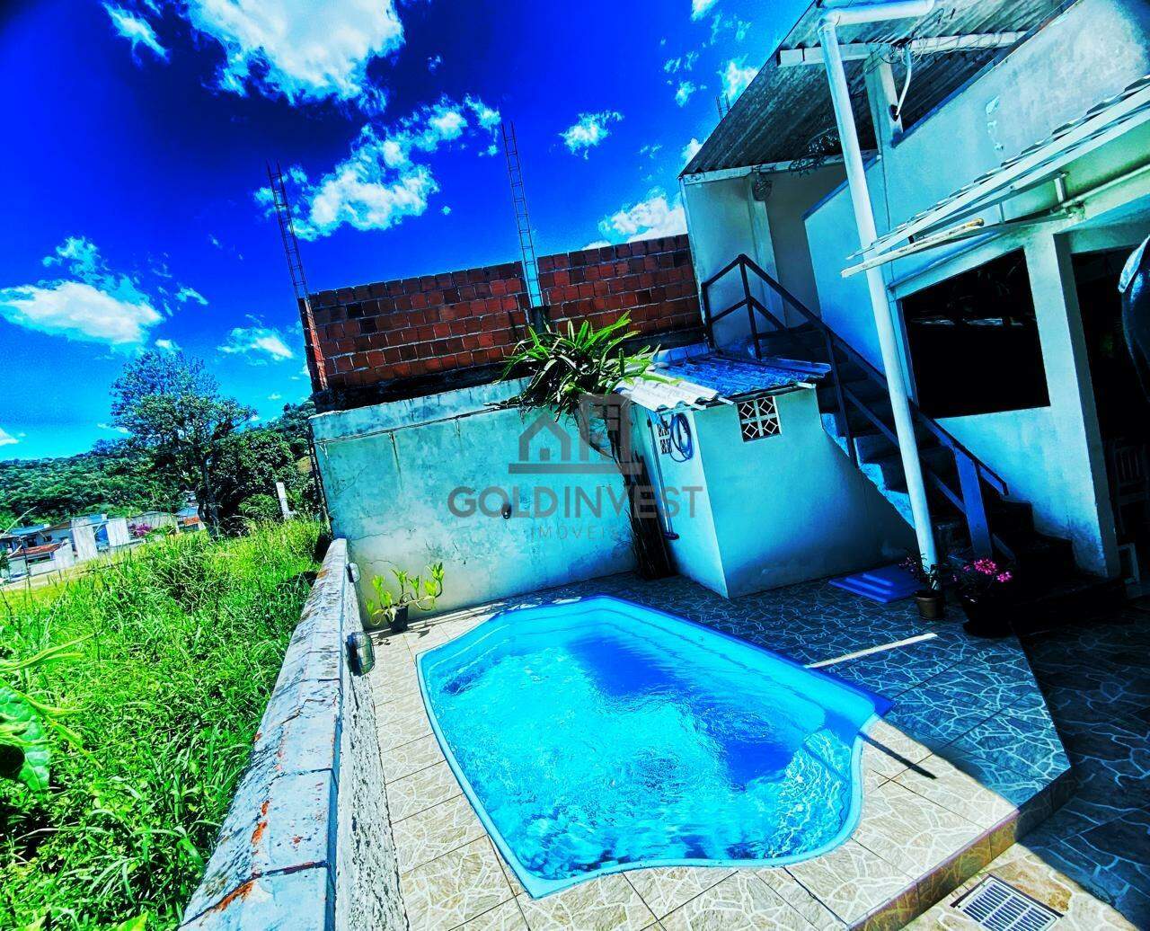 Casa à venda no Guarani: área de piscina 