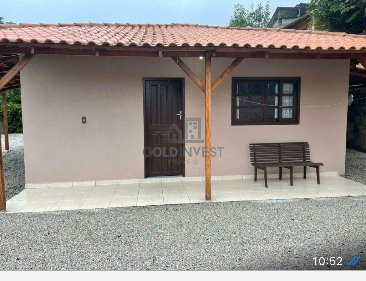 Casa à venda no Cedrinho: 