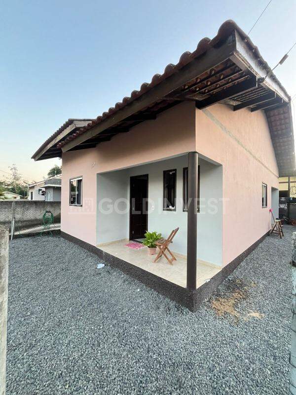 Casa à venda no Aimoré: 