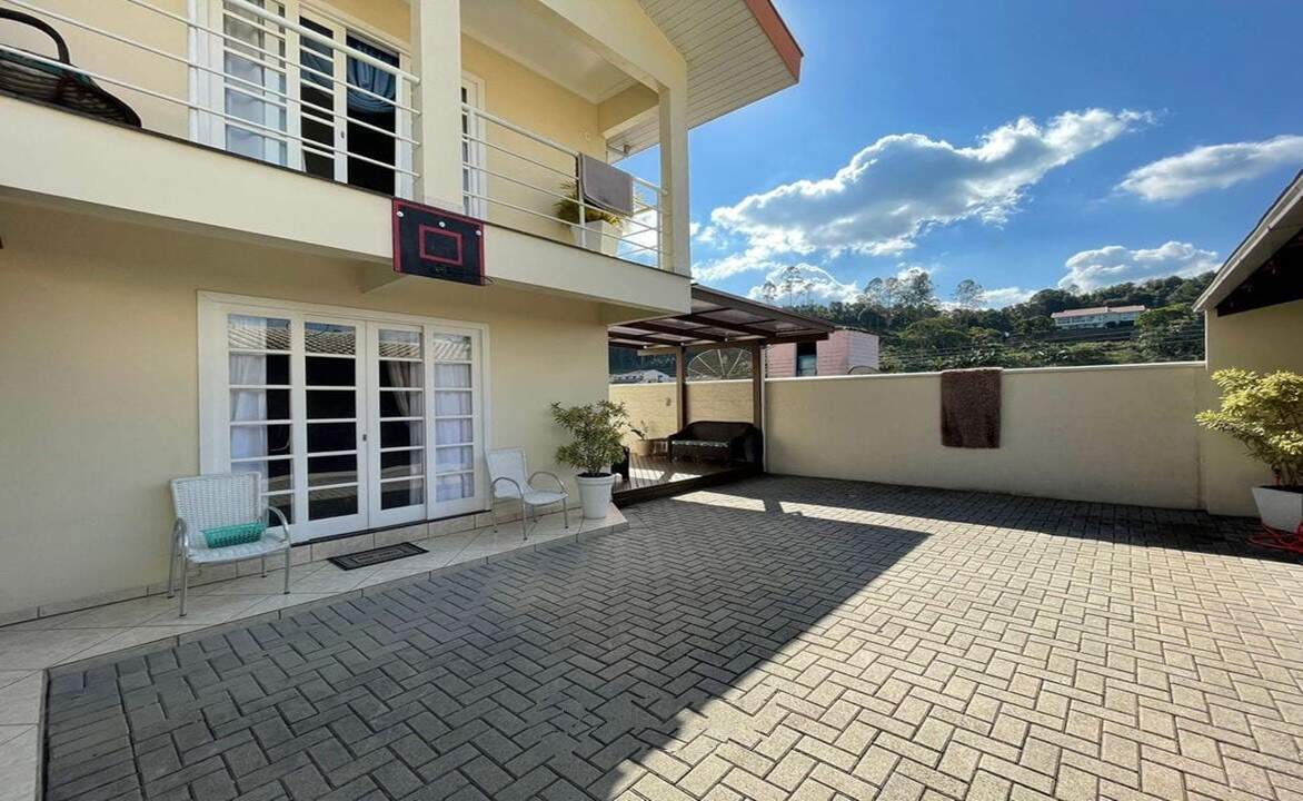 Casa de 4 quartos, 280m² no bairro São Luiz, em Brusque | Eu Corretor