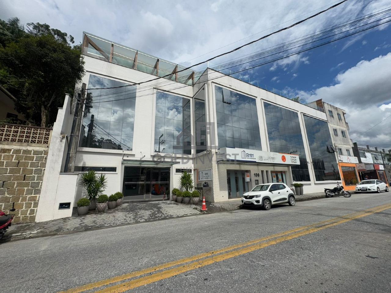 Sala comercial com 85m² no bairro Primeiro de Maio!!!