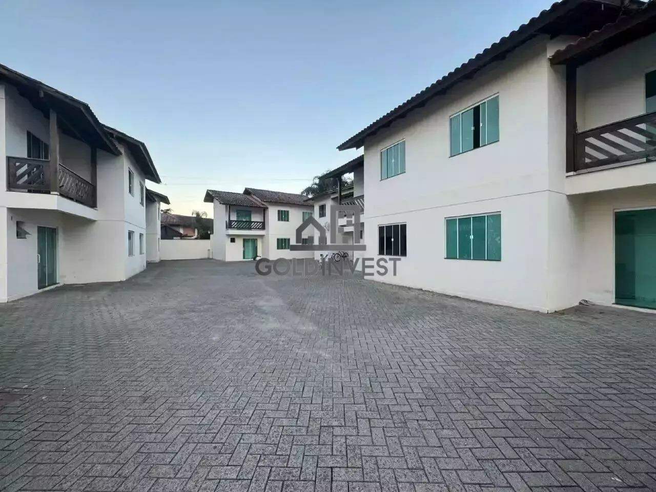 Casa com 2 quartos no bairro Santa Terezinha!!!