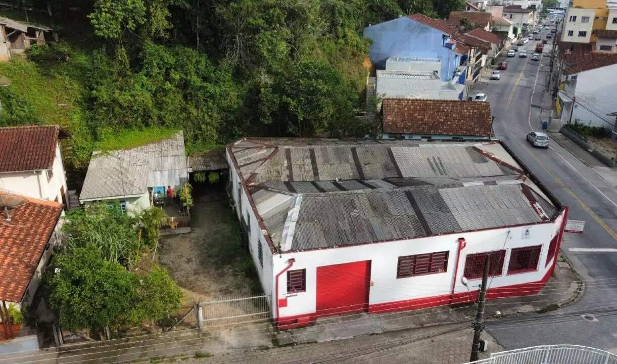 Galpão / Depósito / Armazém de 450m² no bairro Primeiro de Maio, em Brusque | Eu Corretor