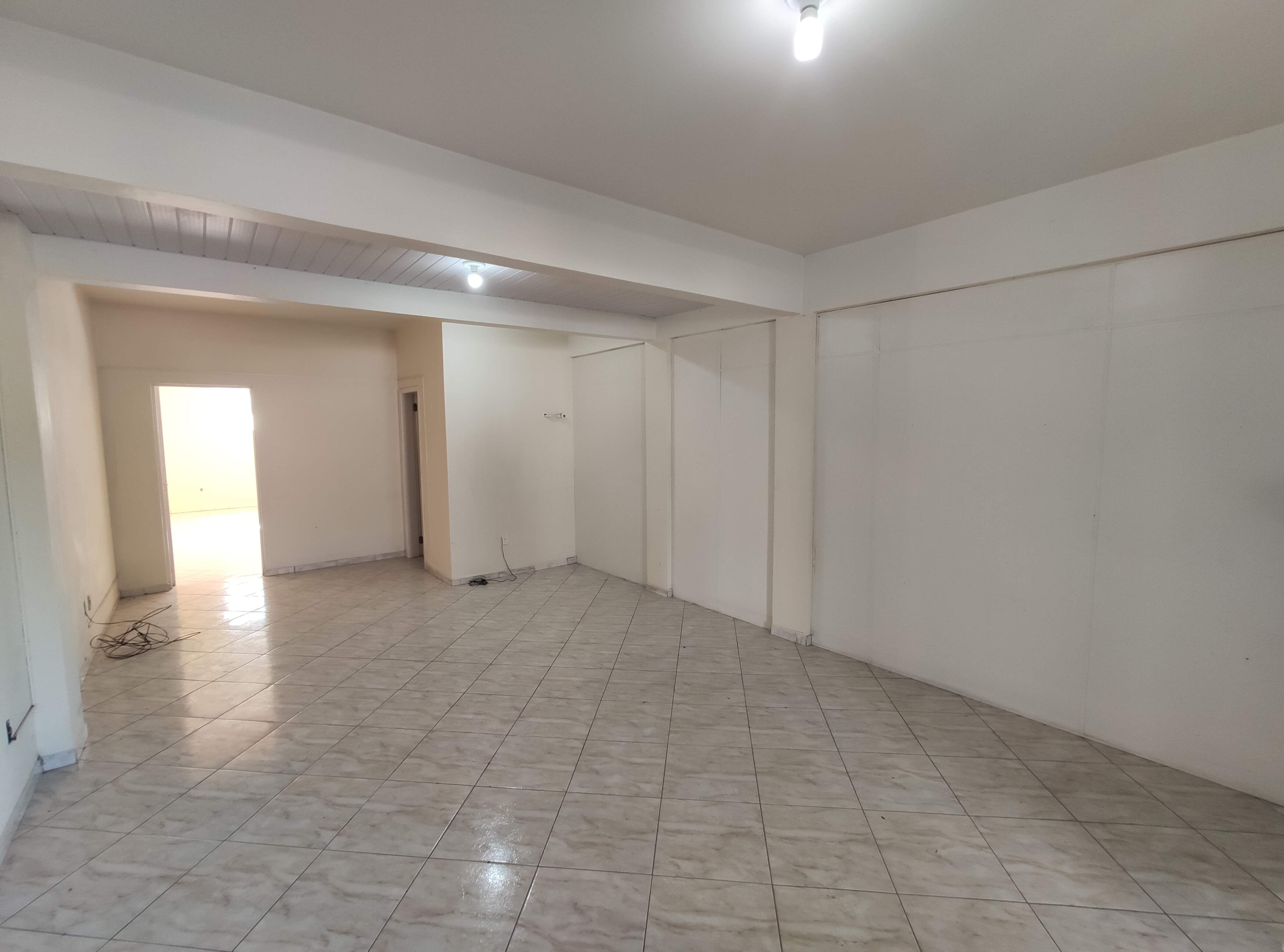 Loja / Salão / Ponto Comercial de 100m² no bairro CENTRO, em Guabiruba | Eu Corretor