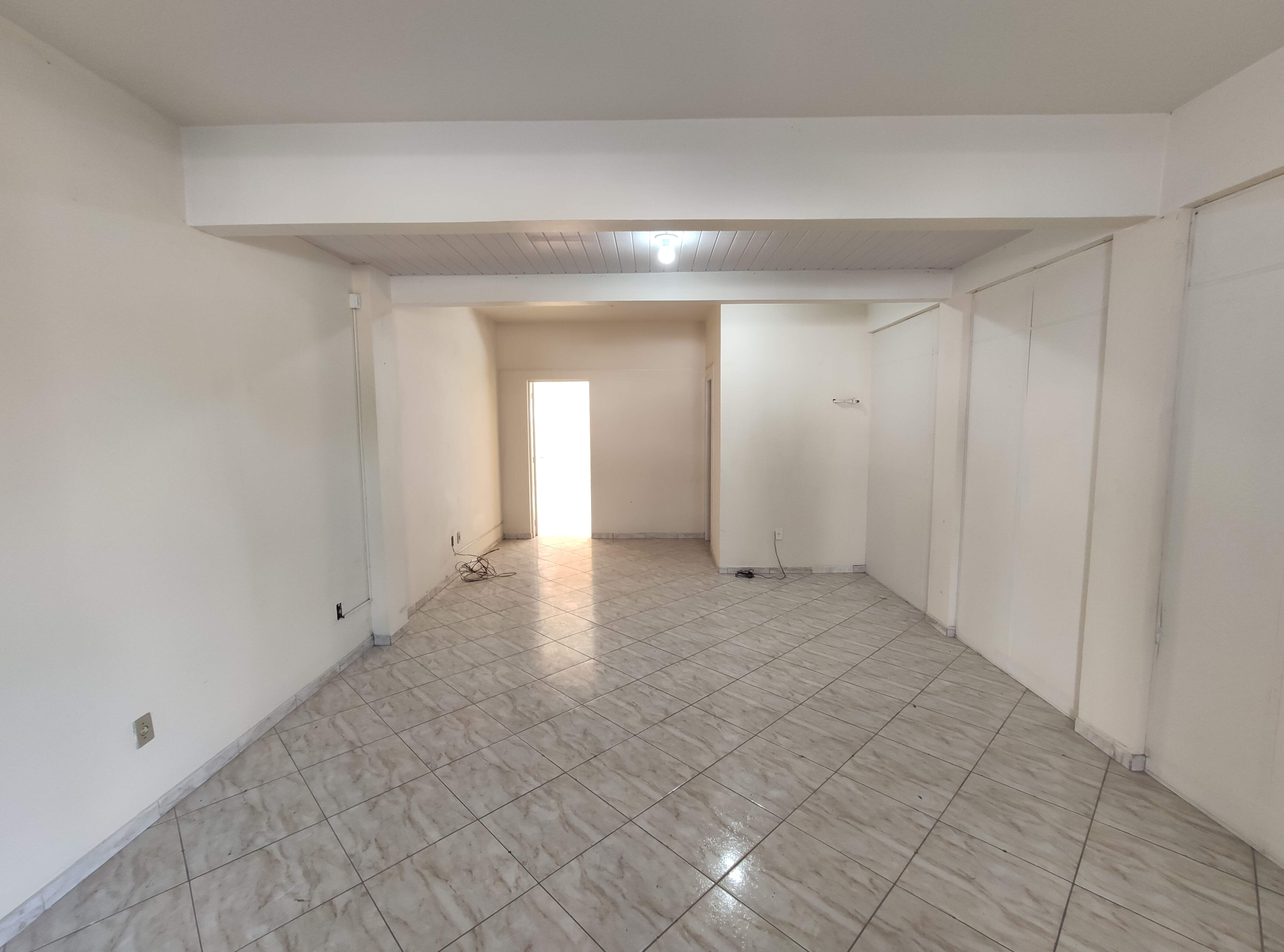 Loja / Salão / Ponto Comercial de 100m² no bairro CENTRO, em Guabiruba | Eu Corretor