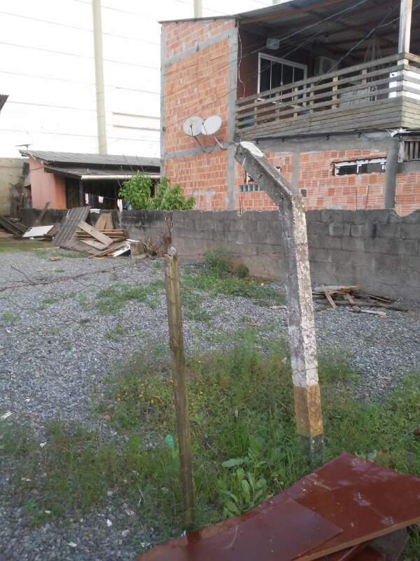 Terreno à venda no Espinheiros: 