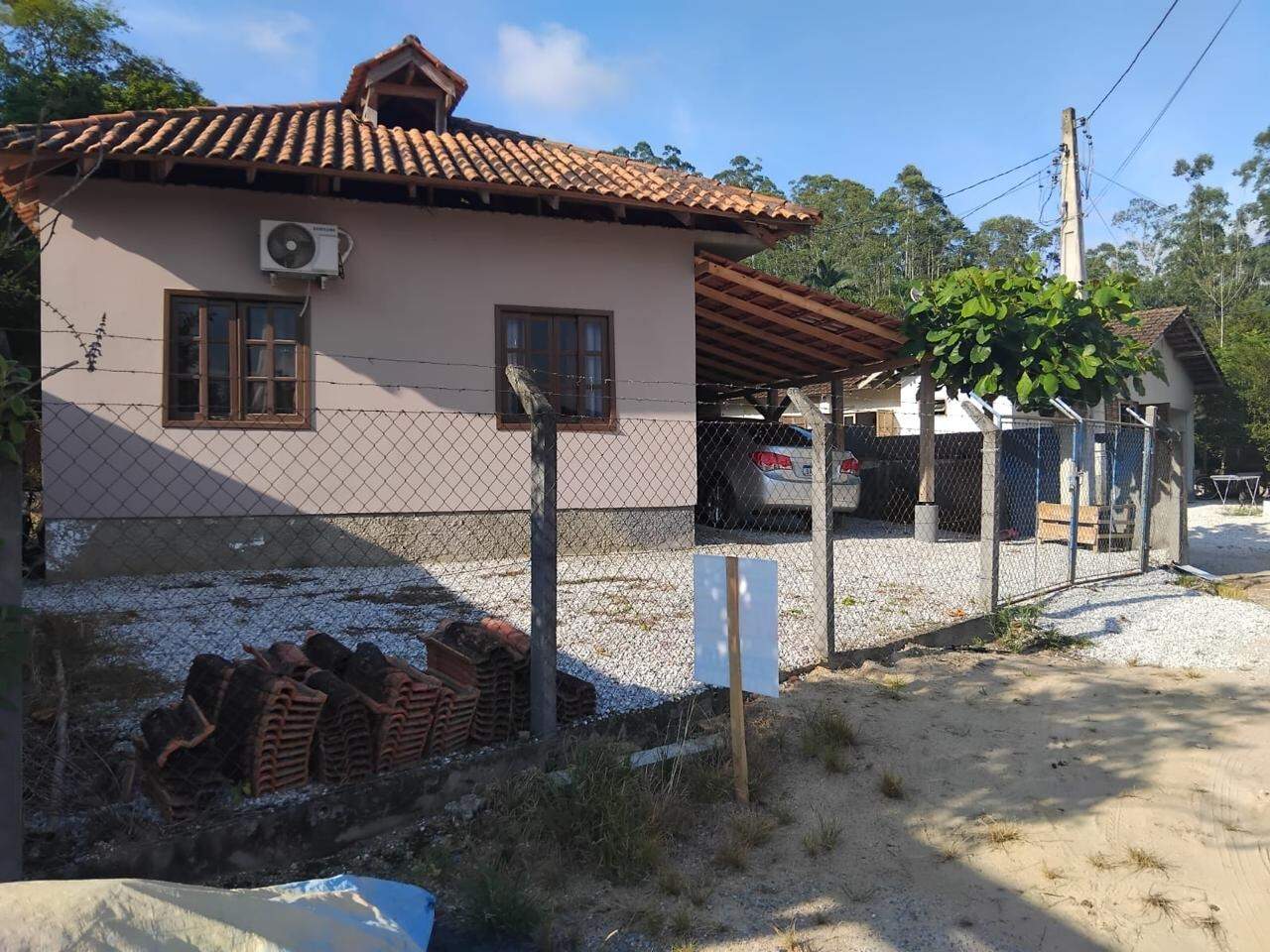 Casa à venda no Guabiruba Sul: 