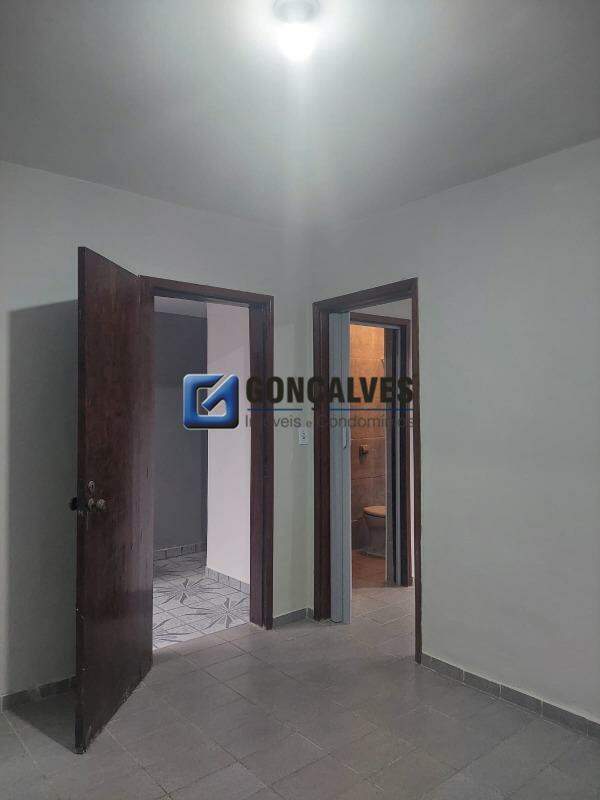 101816, Sobrado, para aluguel, para alugar, 1.800,00,Independência, São Bernardo do Campo,2 quartos: 