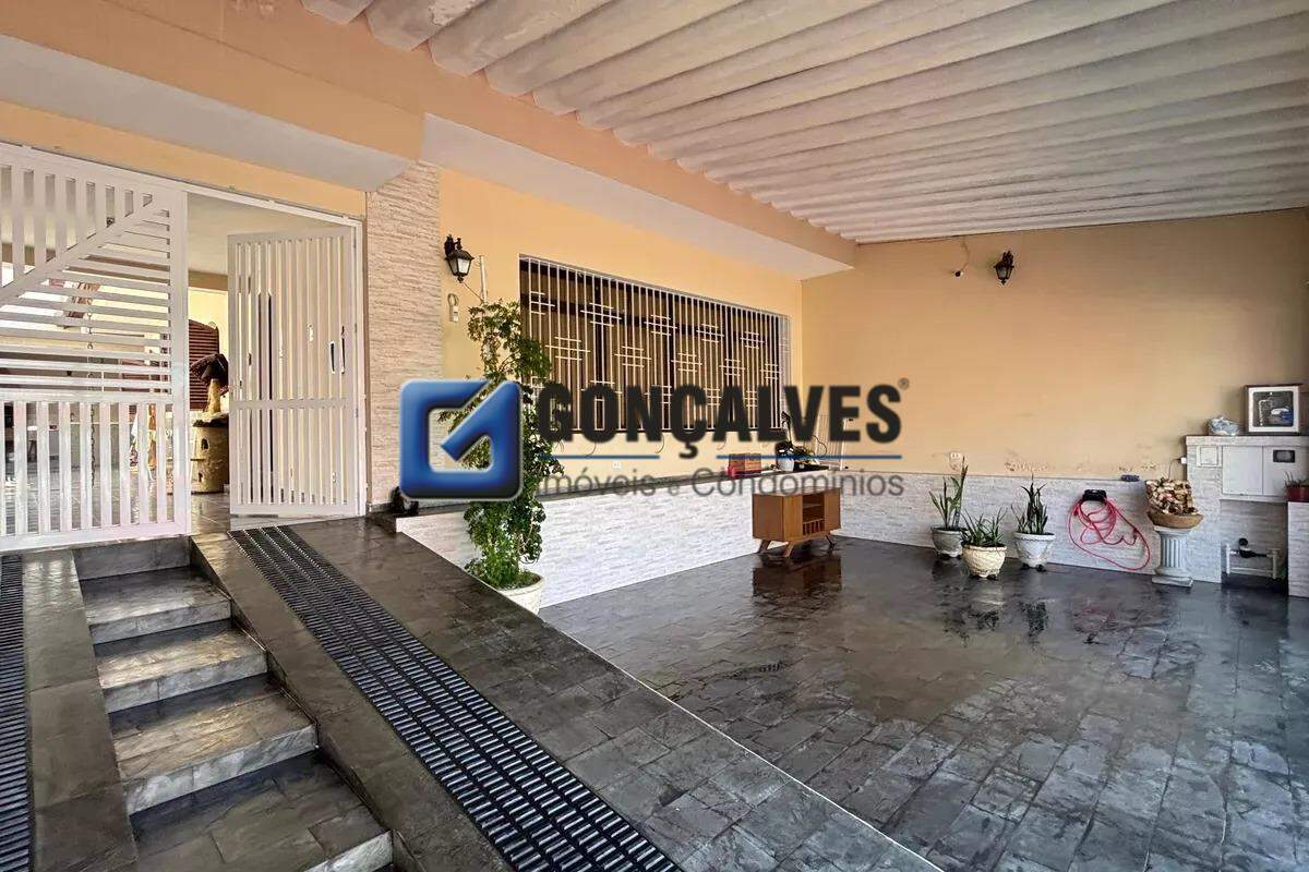 132082, Casa, para aluguel, para alugar, 4.500,00,Parque Jaçatuba, Santo André,4 quartos: Garagem