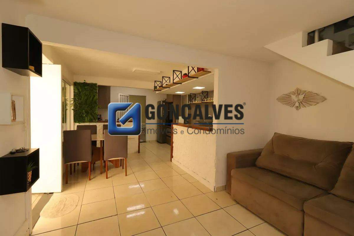 132321, Sobrado, para aluguel, para alugar, 3.000,00,Vila Camilópolis, Santo André,2 quartos: Sala