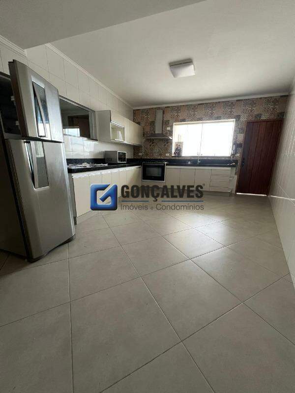 132531, Sobrado, para aluguel, para alugar, 5.000,00,Jardim Cristiane, Santo André,3 quartos: 