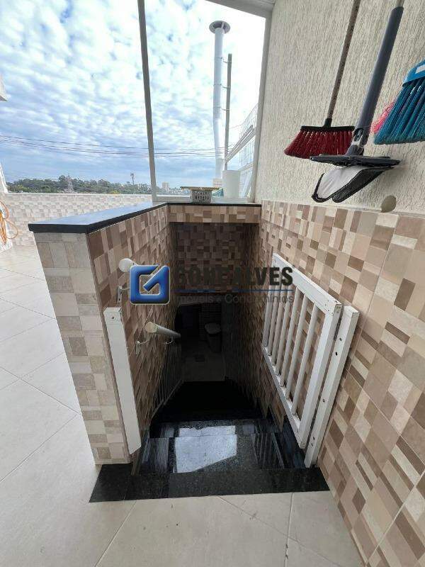 132531, Sobrado, para aluguel, para alugar, 5.000,00,Jardim Cristiane, Santo André,3 quartos: 
