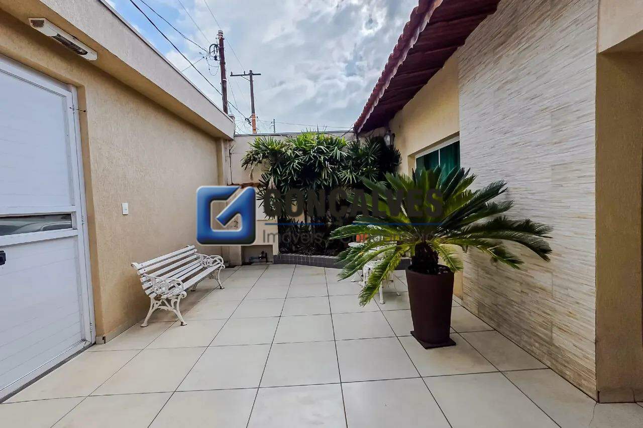 132924, Sobrado, para aluguel, para alugar, 4.500,00,Vila Camilópolis, Santo André,4 quartos: Garagem
