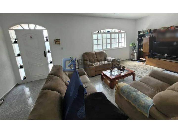 13787, Casa, para aluguel, para alugar, 4.300,00,Independência, São Bernardo do Campo,4 quartos: A (24)