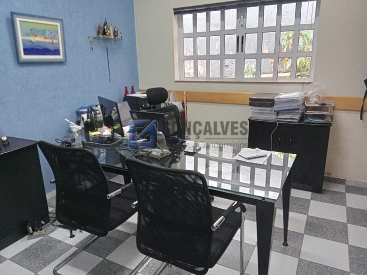 14256, Casa, para aluguel, para alugar, 8.000,00,Santo Antônio, São Caetano do Sul,3 quartos: A (36)