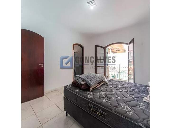 14800, Sobrado, para aluguel, para alugar, 3.790,00,Vila Suíça, Santo André,4 quartos: B (28)
