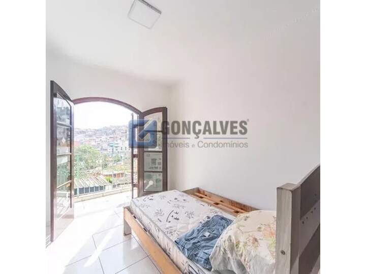 14800, Sobrado, para aluguel, para alugar, 3.790,00,Vila Suíça, Santo André,4 quartos: B (31)