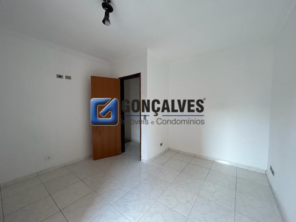 14924, Sobrado, para aluguel, para alugar, 2.400,00,VILA CURUCA, Santo André,2 quartos: 