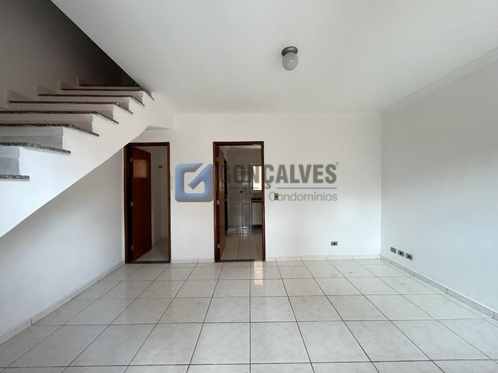 14925, Sobrado, para aluguel, para alugar, 2.400,00,Vila Curuçá, Santo André,2 quartos: A (23)