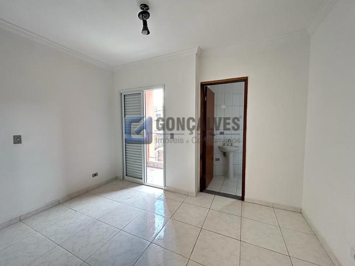 14925, Sobrado, para aluguel, para alugar, 2.400,00,Vila Curuçá, Santo André,2 quartos: B (31)