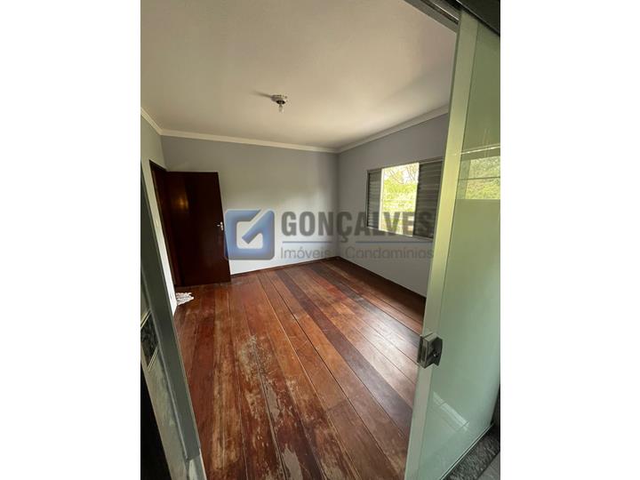64, Sobrado, à venda, à venda, 800.000,00,Jardim Las Vegas, Santo André,3 quartos: B (32)
