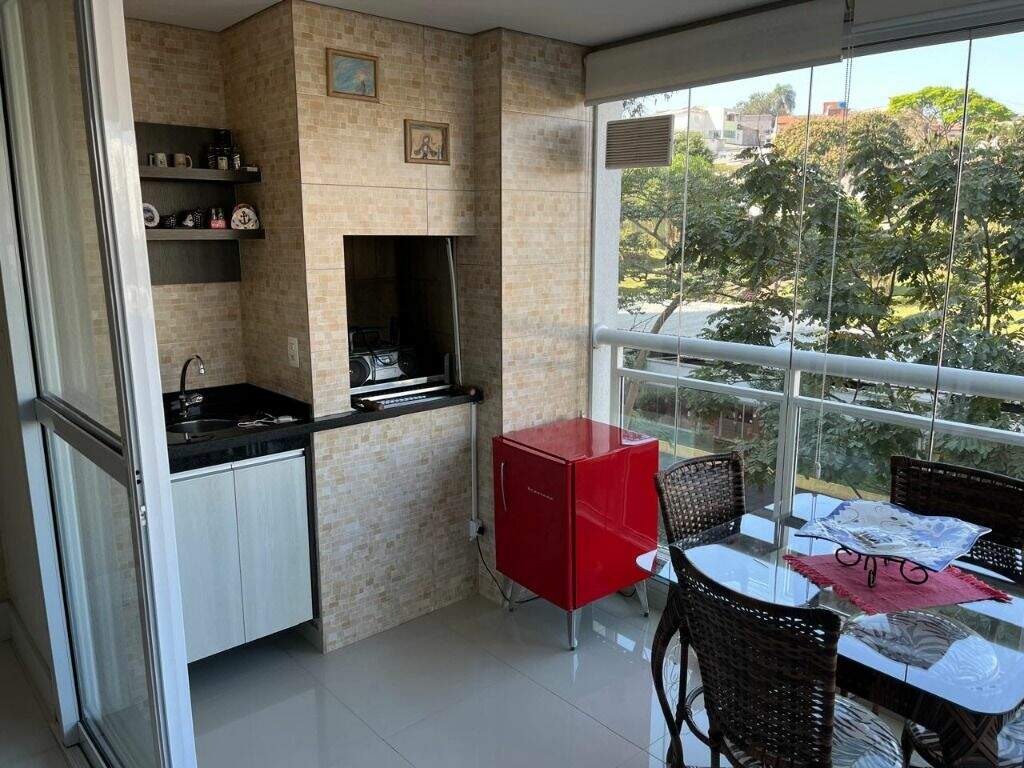 Apartamento à venda no Baeta Neves: 