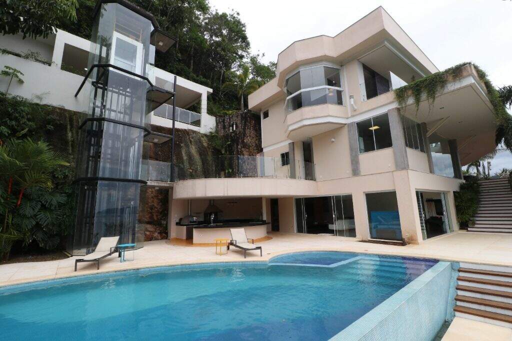 Casa à venda no Itamambuca: 