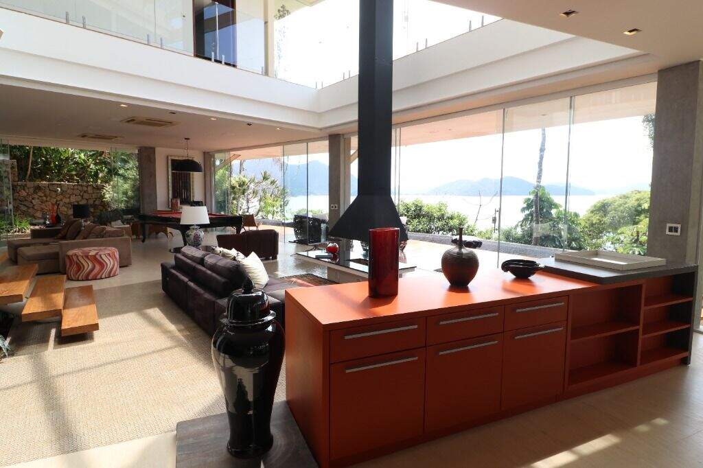 Casa à venda no Itamambuca: 