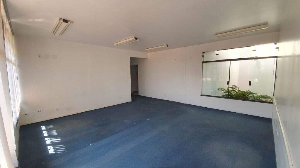 Prédio à venda no Parque Santo Antônio: 