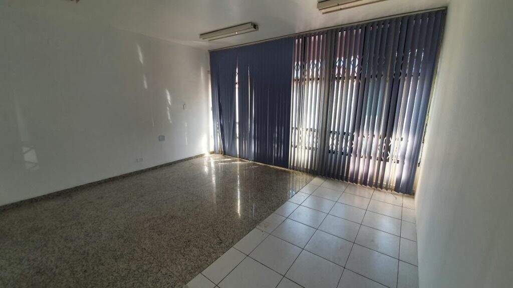 Prédio à venda no Parque Santo Antônio: 