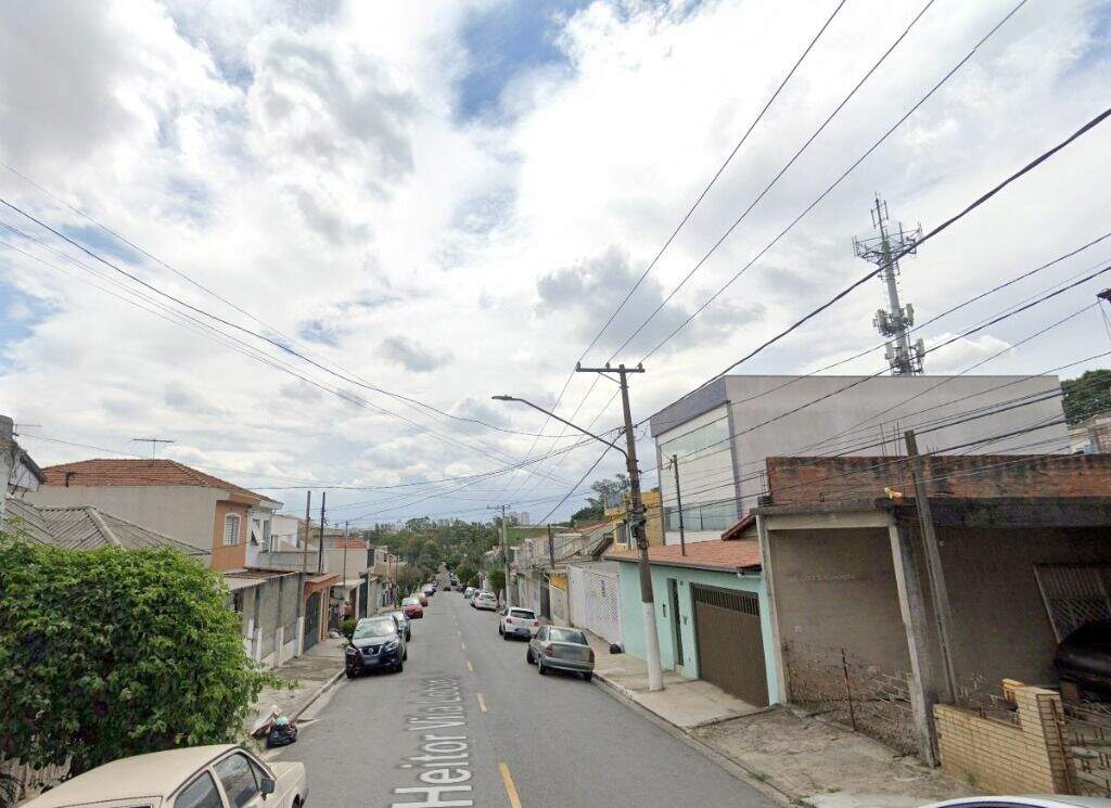 Prédio à venda no Parque Santo Antônio: 