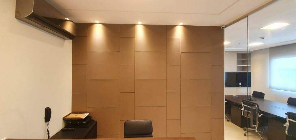 Sala à venda no Centro: 