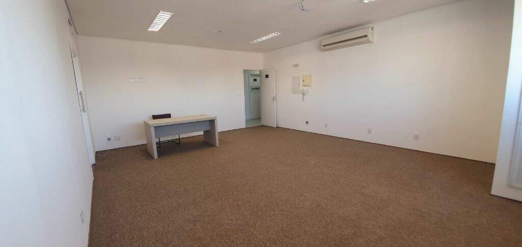 Sala à venda no Centro: 