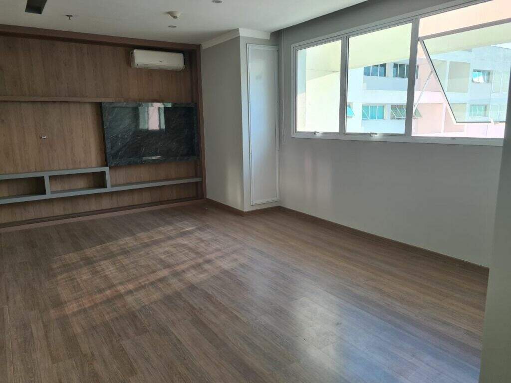 Sala para aluguel no Centro: 