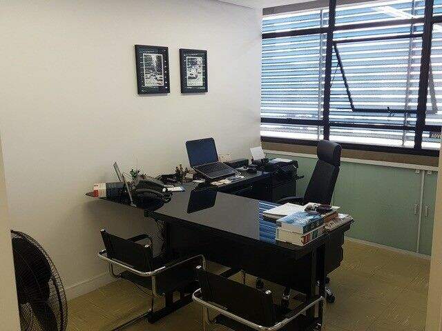 Sala à venda no Centro: 