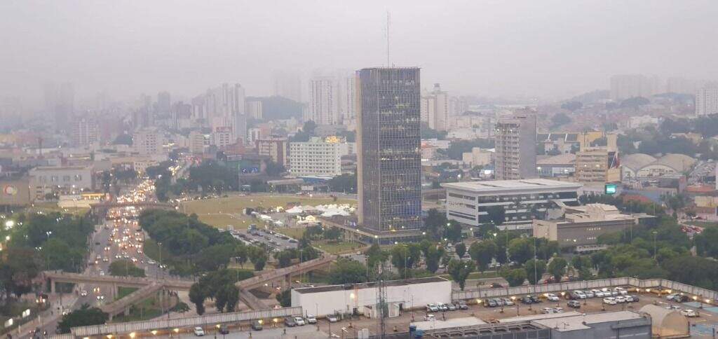 Sala para aluguel no Centro: 
