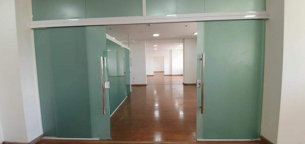 Sala à venda no Centro: 