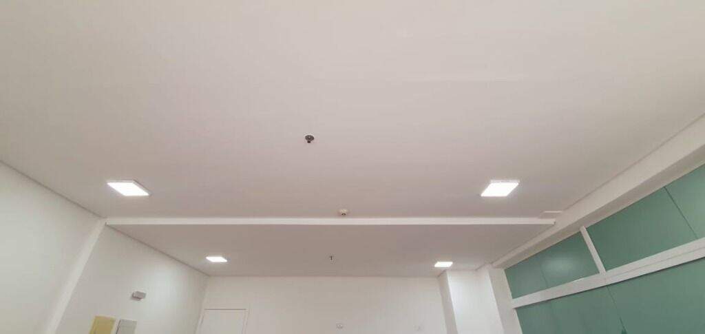 Sala à venda no Centro: 