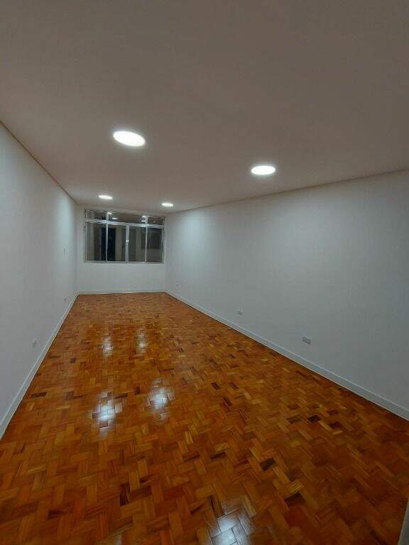 Sala à venda no Centro: 