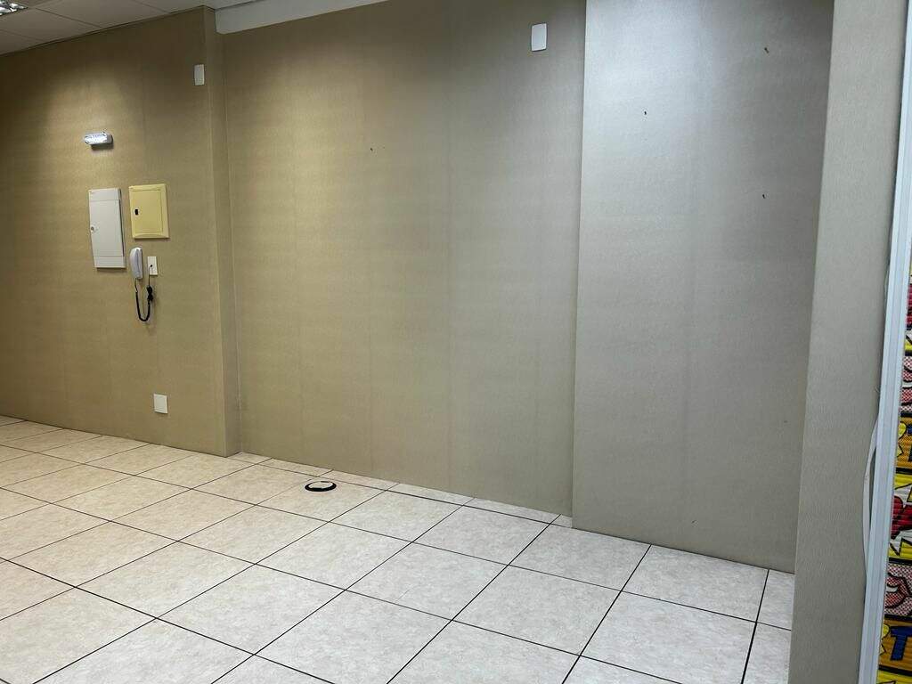 Sala para aluguel no Centro: 