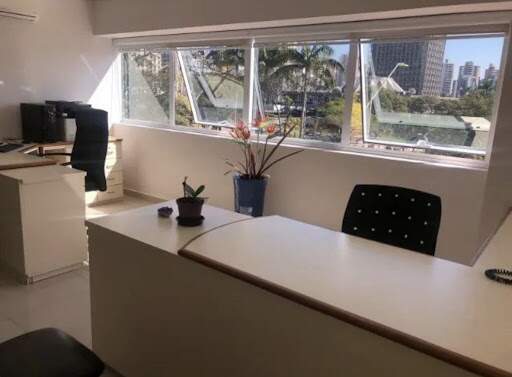 Sala à venda no Centro: 