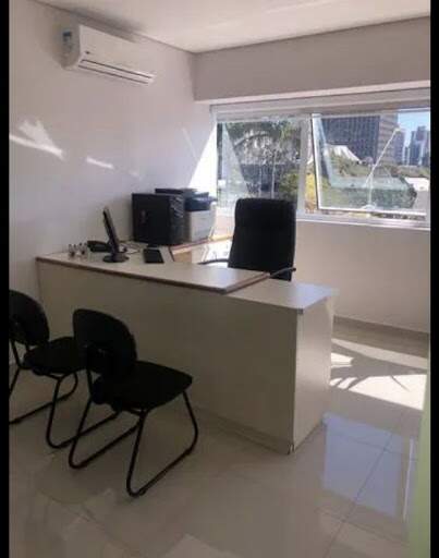 Sala à venda no Centro: 