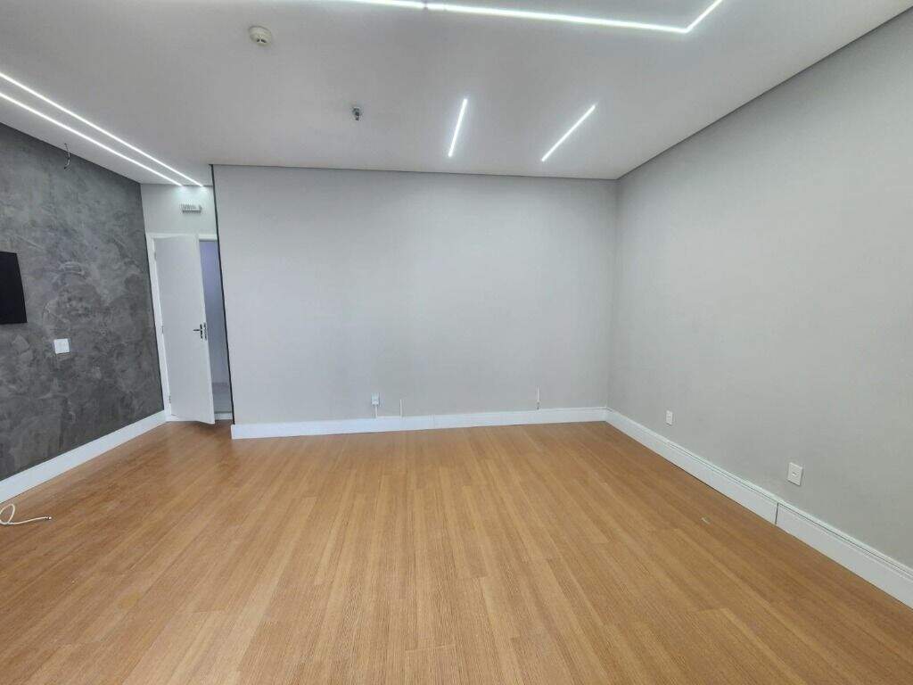 Sala à venda no Centro: 
