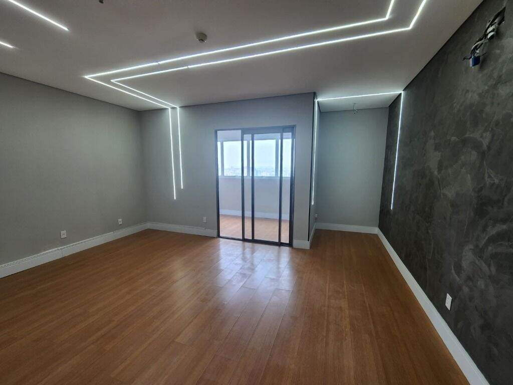 Sala à venda no Centro: 