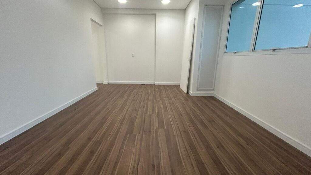 Sala à venda no Centro: 