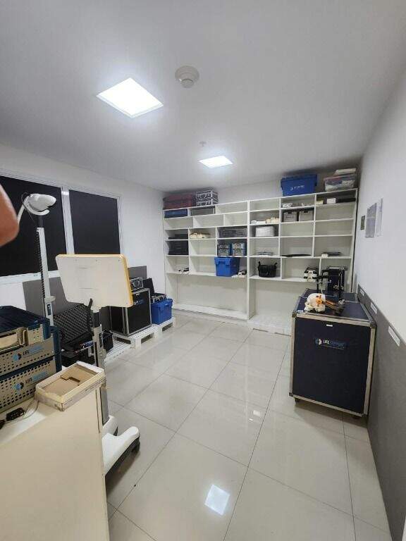 Sala à venda no Centro: 