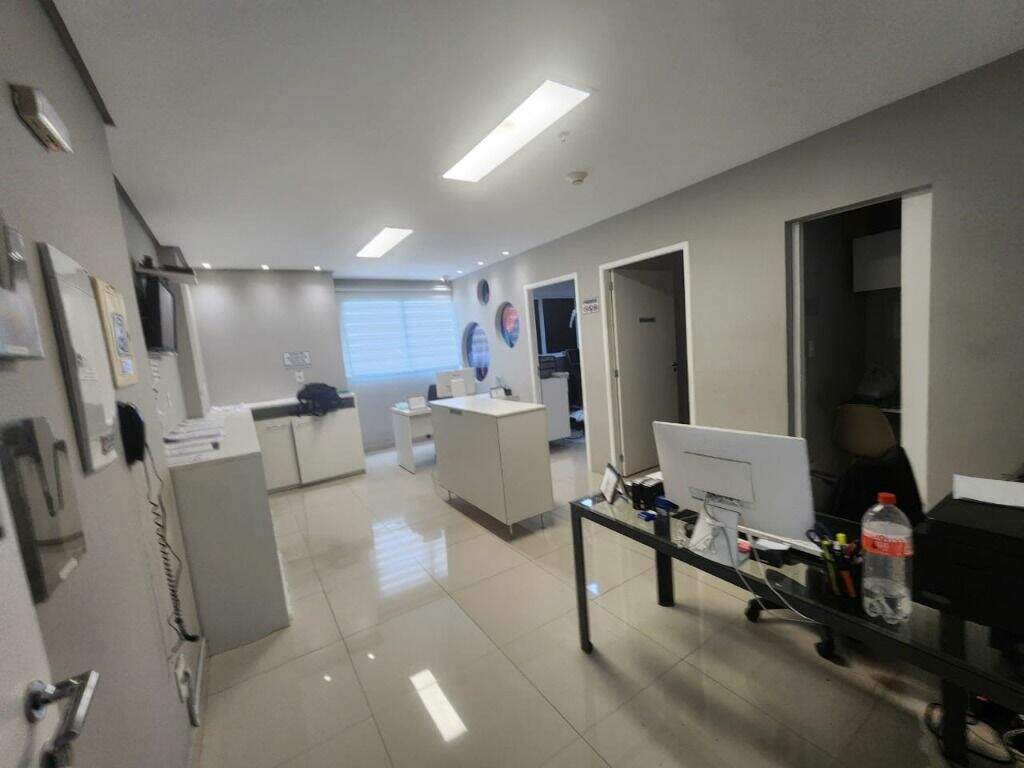 Sala à venda no Centro: 