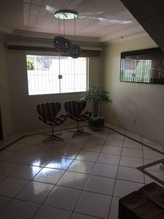 Sobrado à venda no Parque Oratório: 